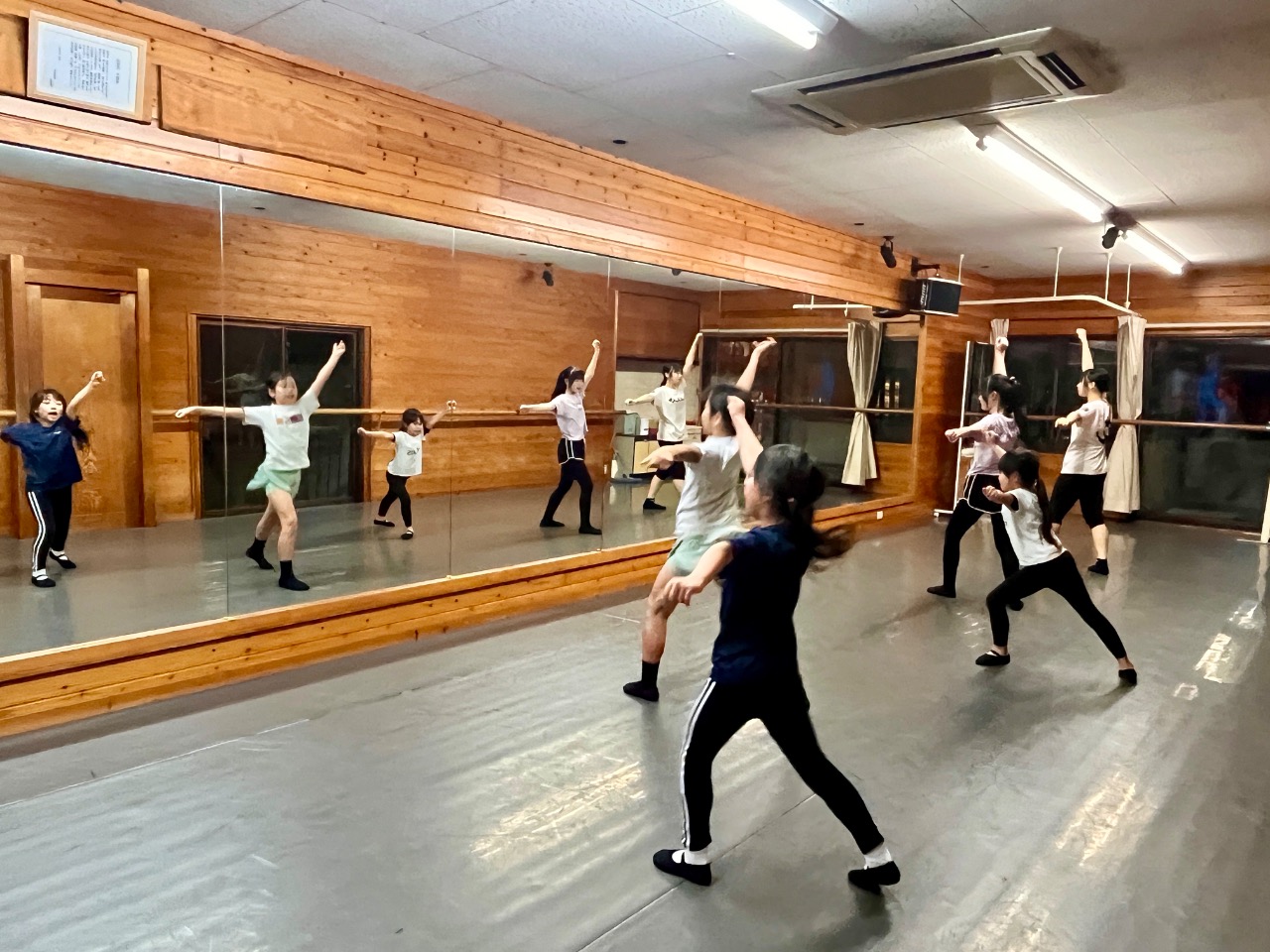 声を出してポーズ