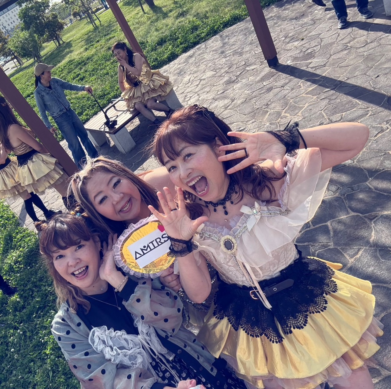 じ