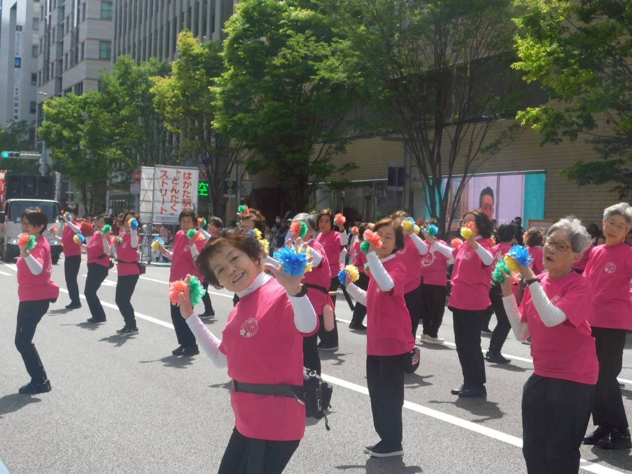 笑顔満開！博多駅前どんたくストリート