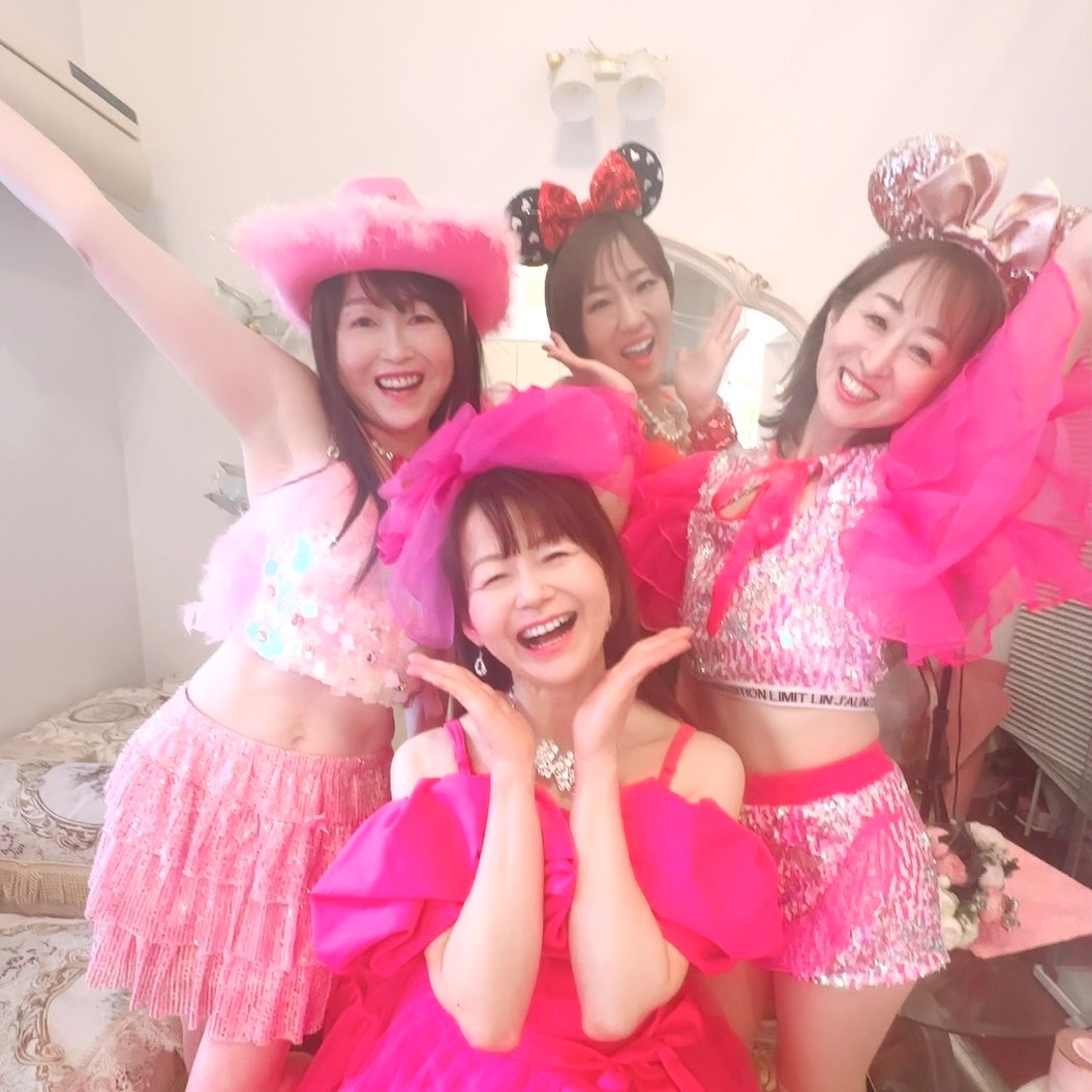4人