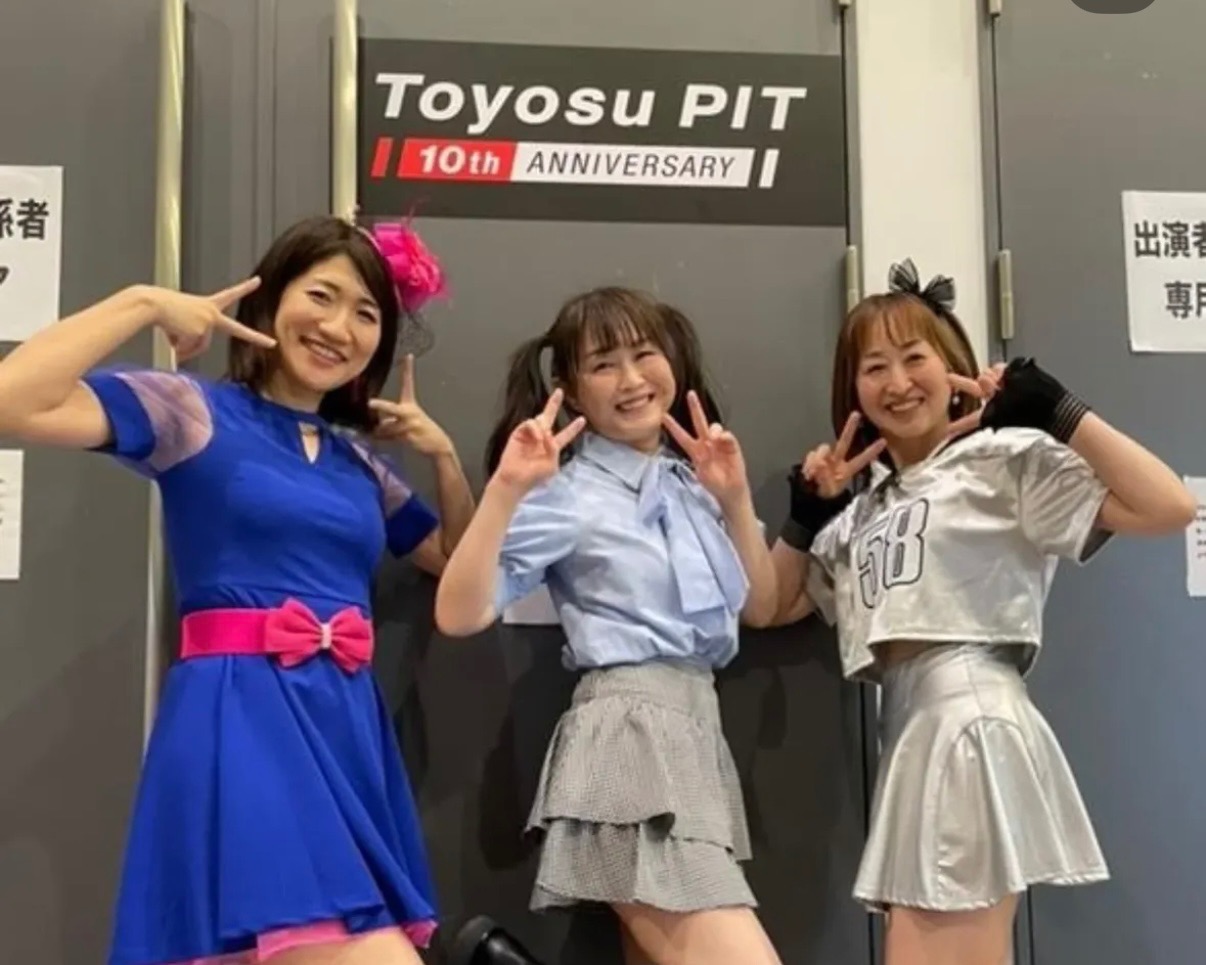 3人