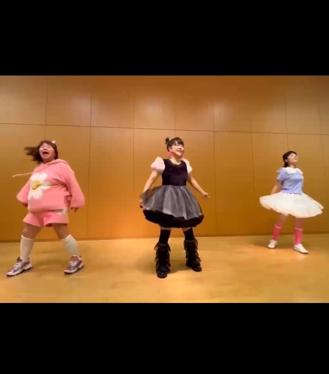 3人