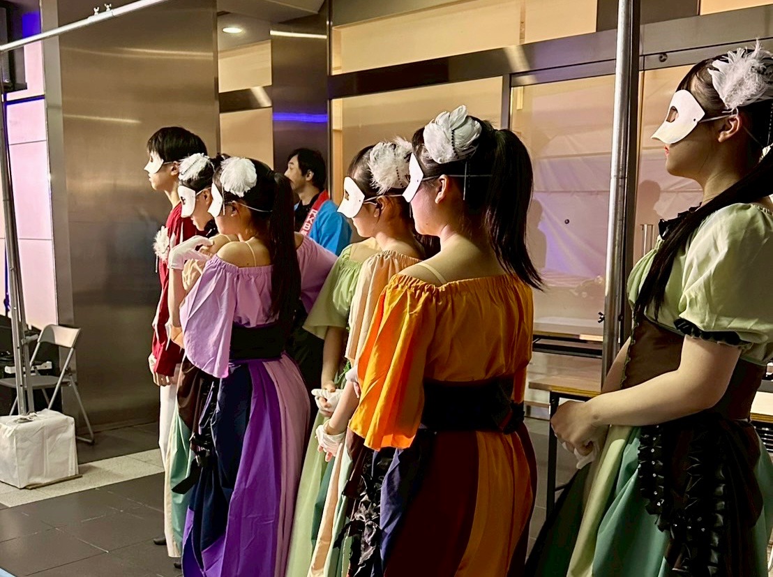 出番待ちの様子